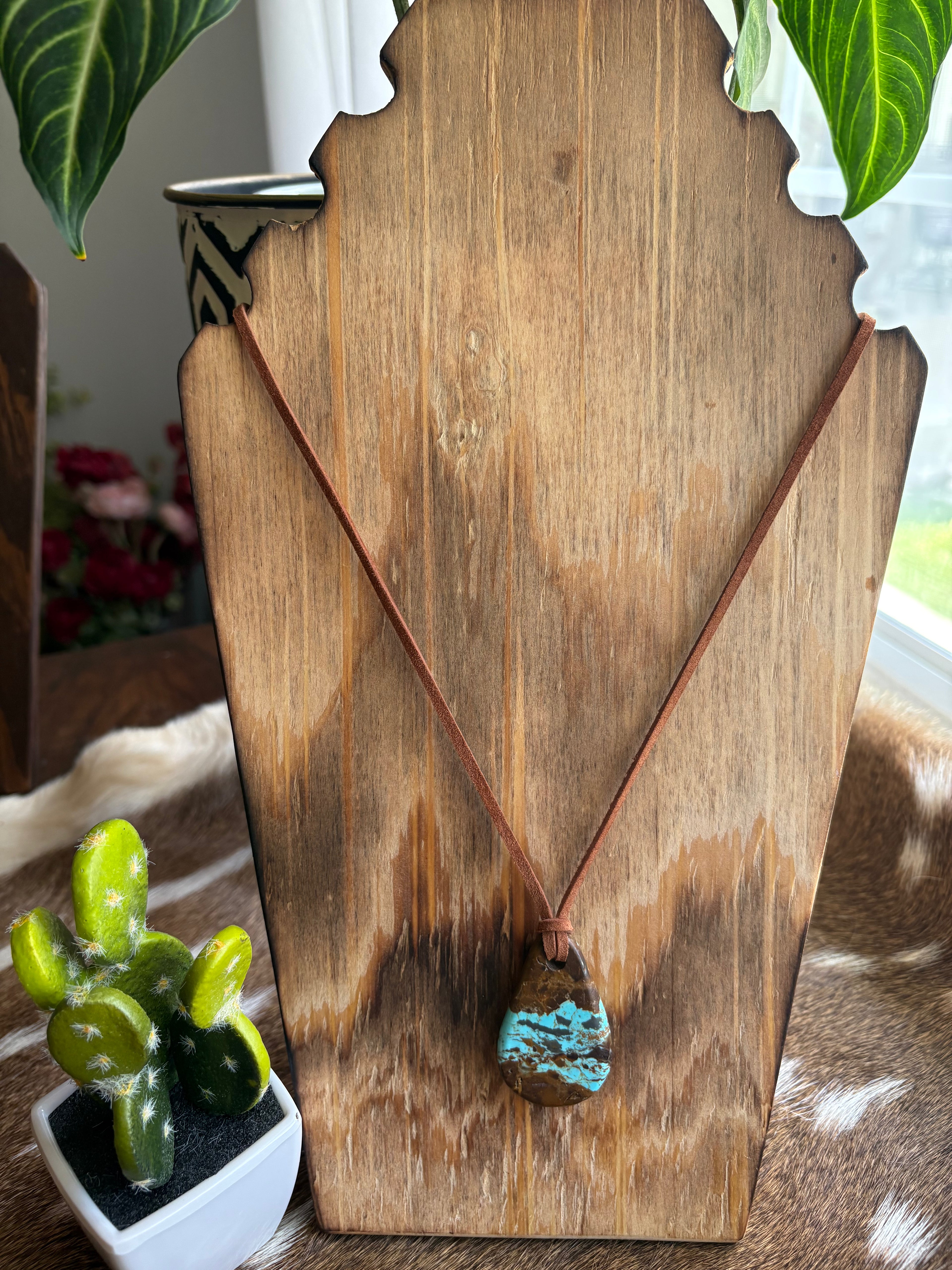 Kingman Cuero Grande Necklace