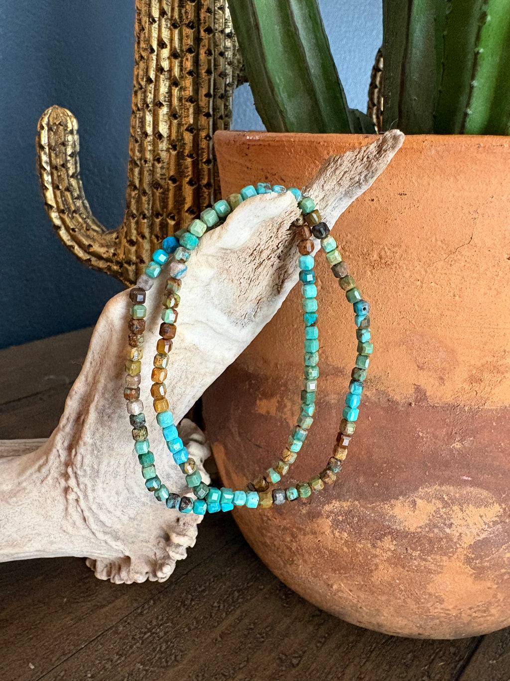 Dainty Ombré Huebi Bracelet