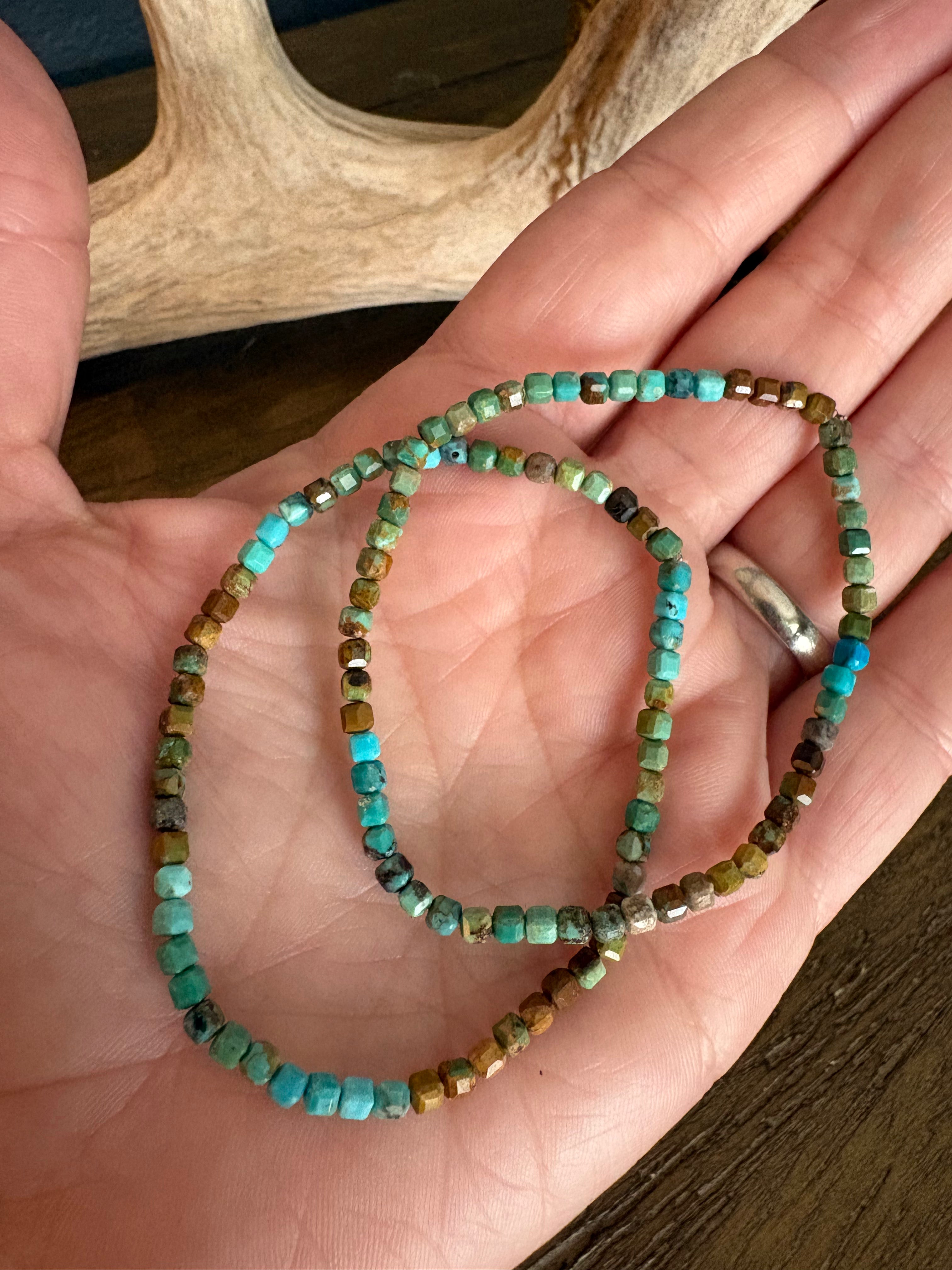 Dainty Ombré Huebi Bracelet