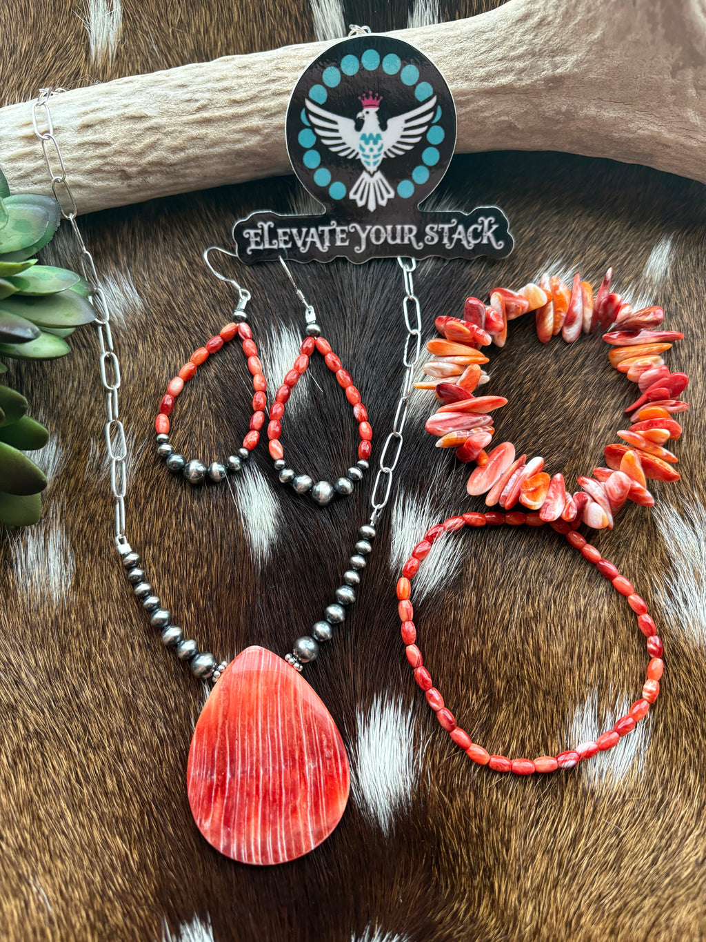 Red Spiny Prissy Chain Necklace