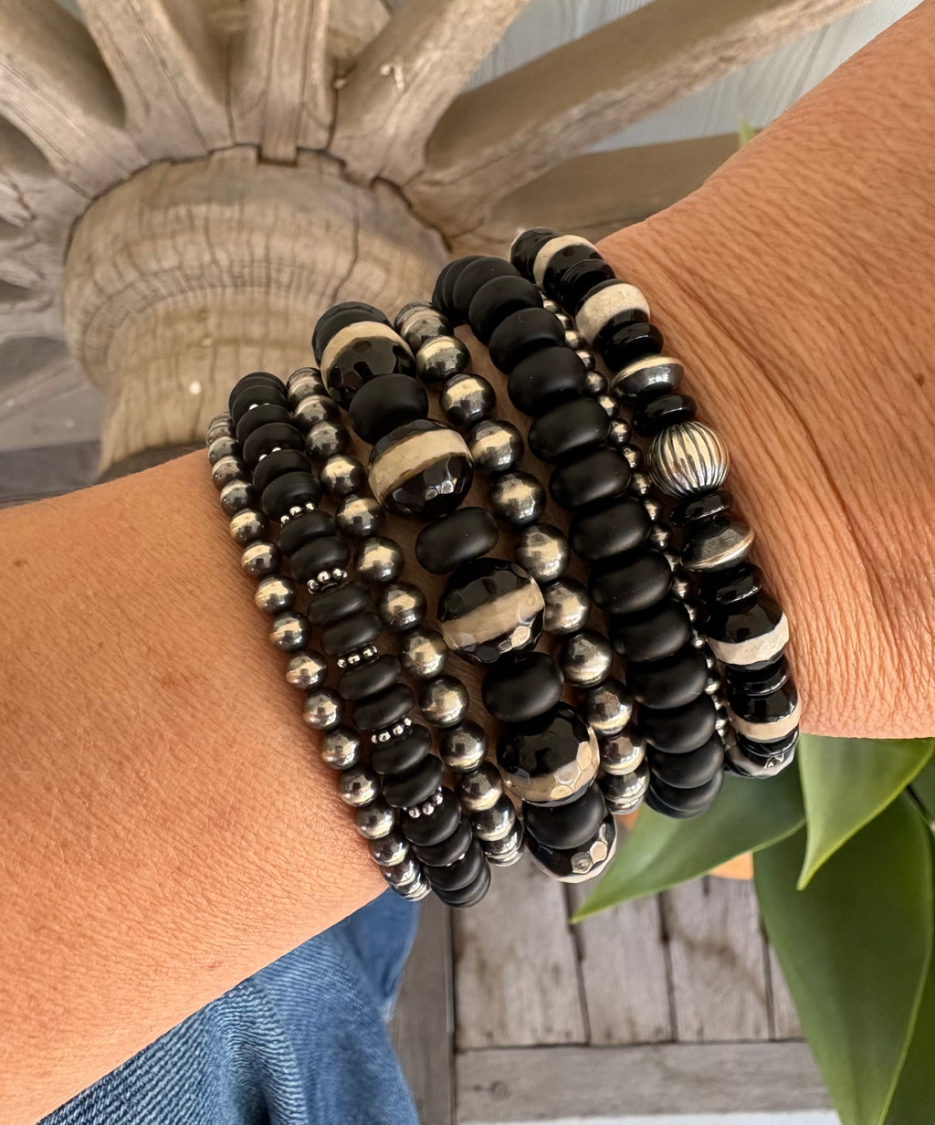 Tibetan Agate, Black Onyx & Pearl Bracelet
