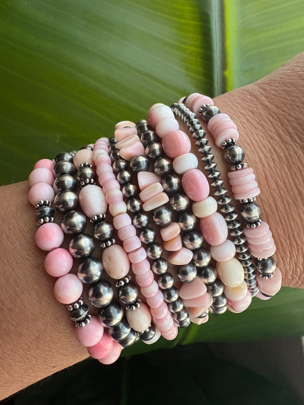 Pink Conch Chip & Pearl Bracelet
