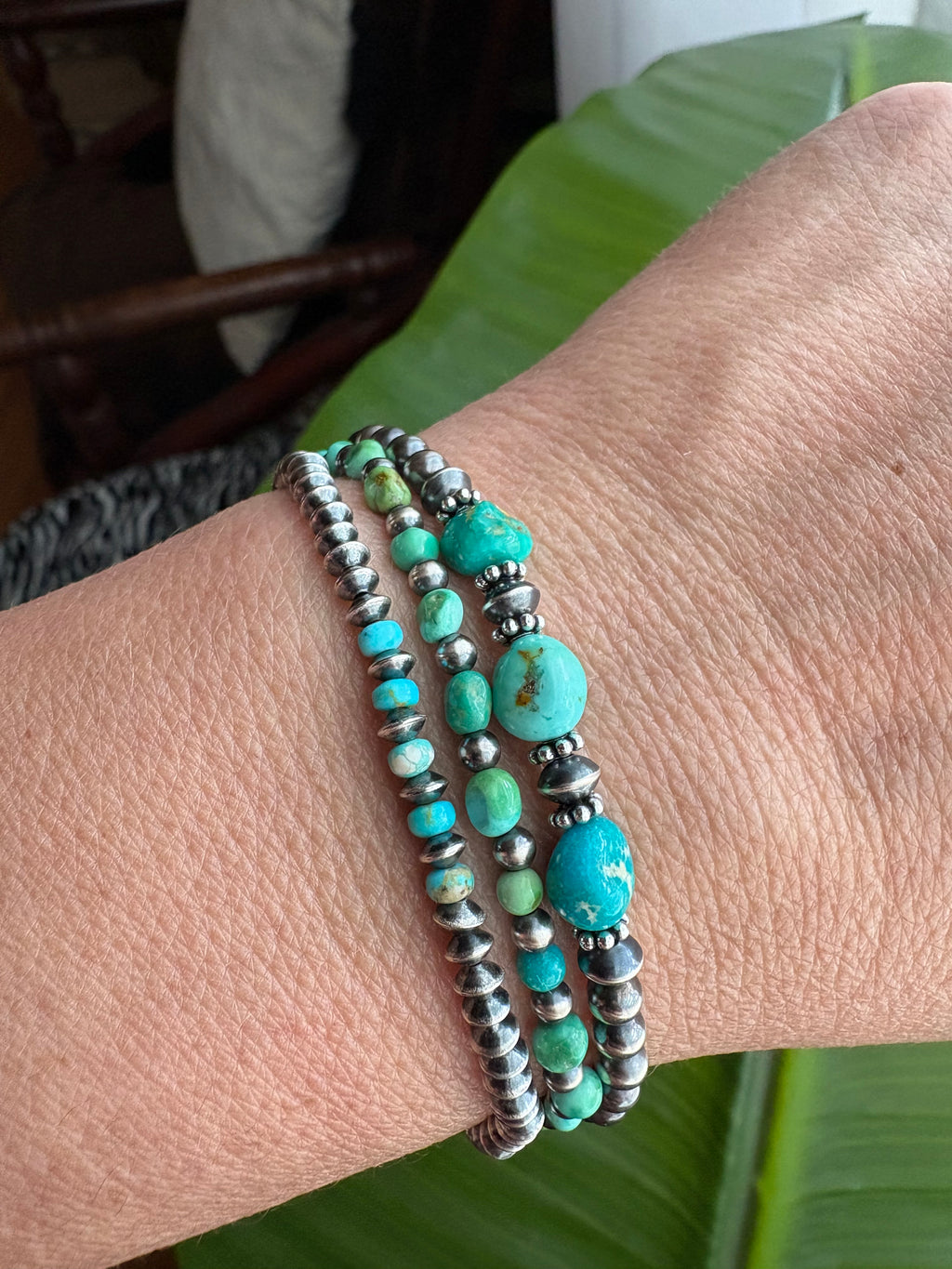 Dainty Emerald Valley & Saucer Bracelet